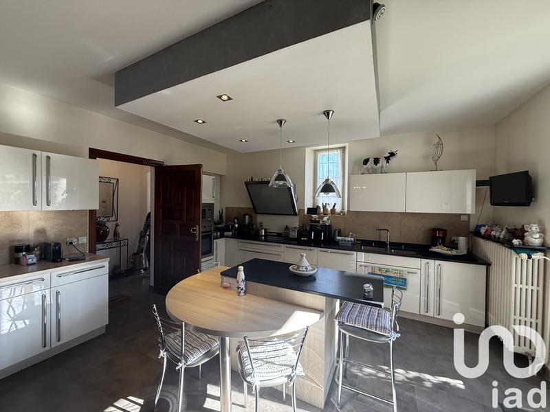 Maison - 182 m² - 7 pièces