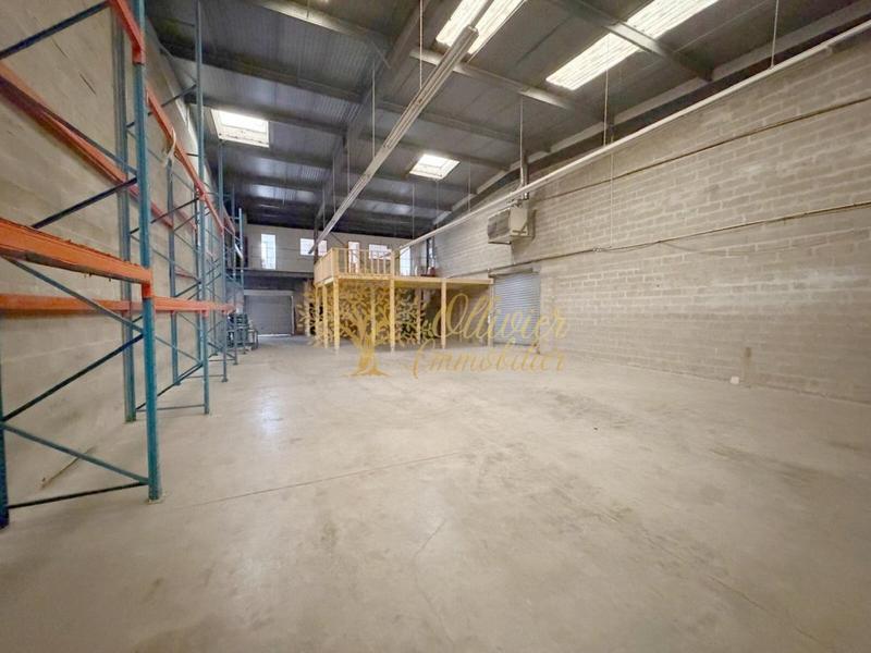 Entrepôt - 376 m²