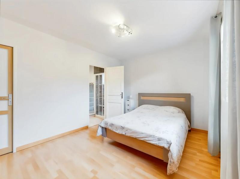 Maison - 180 m² - 7 pièces