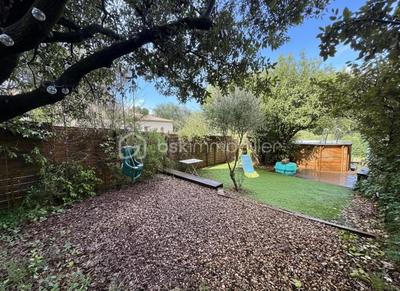 Maison traditionnelle - 94 m² - 4 pièces