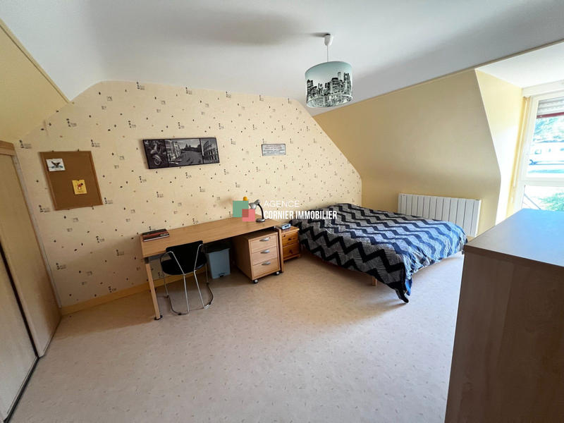 Maison - 210 m² - 8 pièces