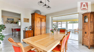 Maison - 281 m² - 6 pièces
