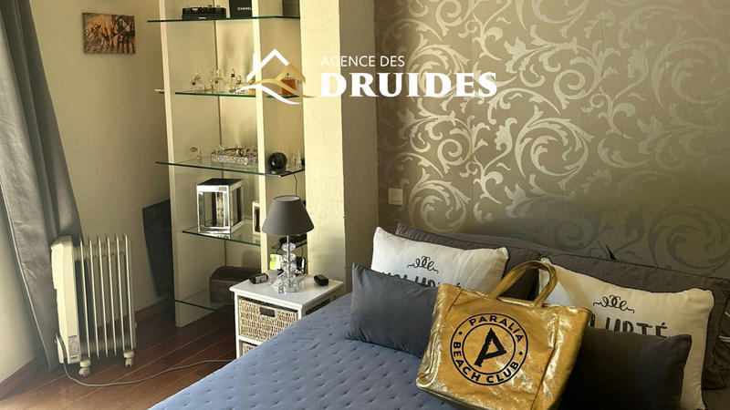 Maison - 235 m² - 8 pièces