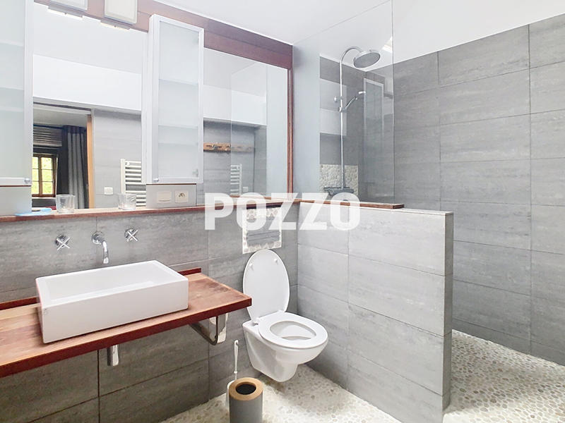 Maison - 277 m² - 6 pièces