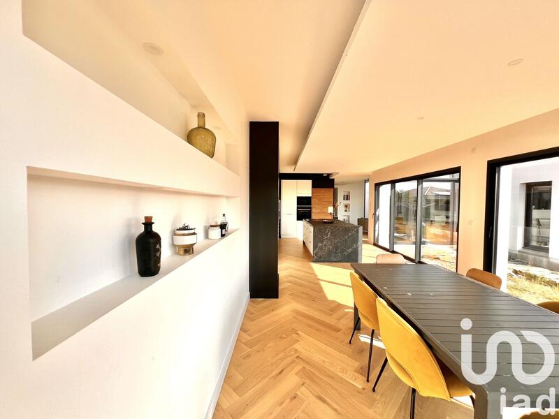 Maison - 182 m² - 6 pièces