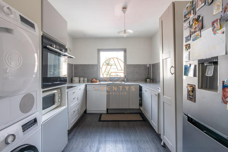 Appartement - 90 m² - 4 pièces