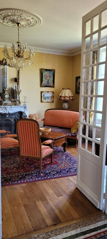 Propriété - 221 m² - 9 pièces