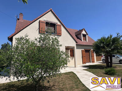 Maison traditionnelle - 174 m² - 8 pièces