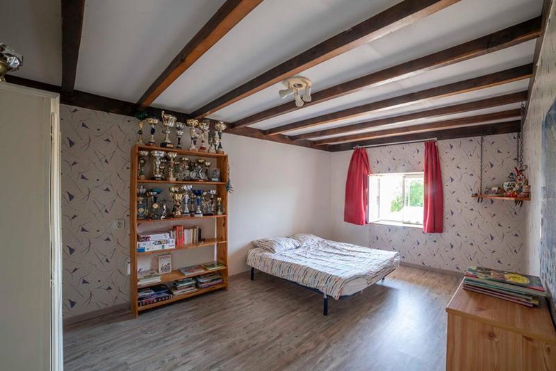 Maison - 365 m² - 7 pièces