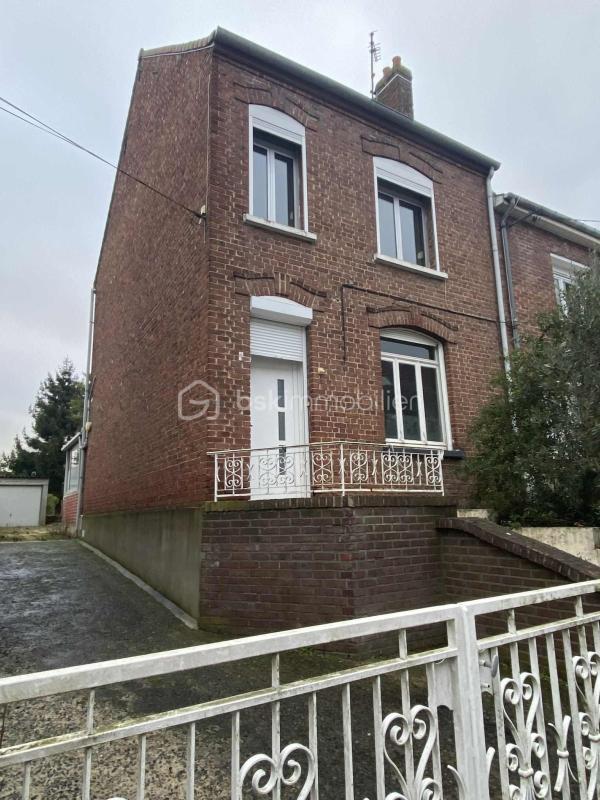 Maison - 110 m² - 4 pièces