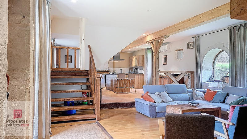 Maison - 200 m² - 6 pièces