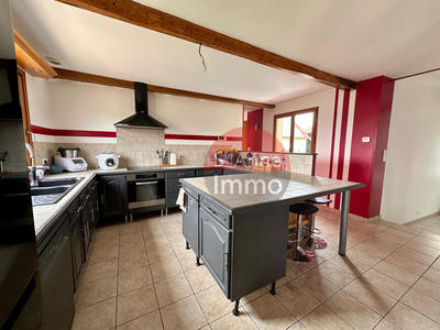 Maison - 210 m² - 8 pièces