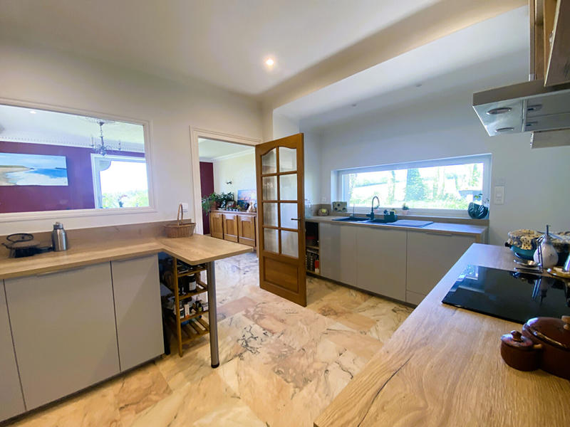 Maison - 210 m² - 13 pièces