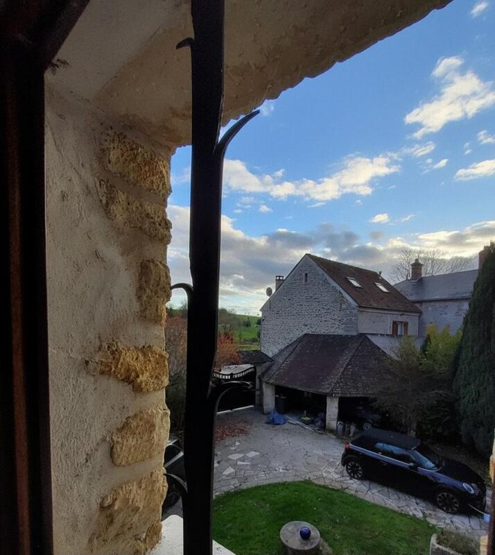 Propriété - 241 m² - 8 pièces