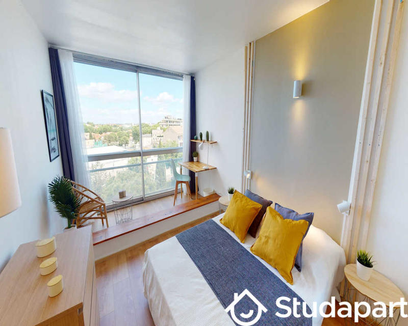 Chambre - 100 m² - 1 pièce