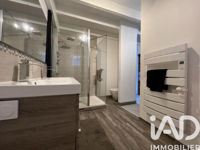 Maison - 230 m² - 8 pièces