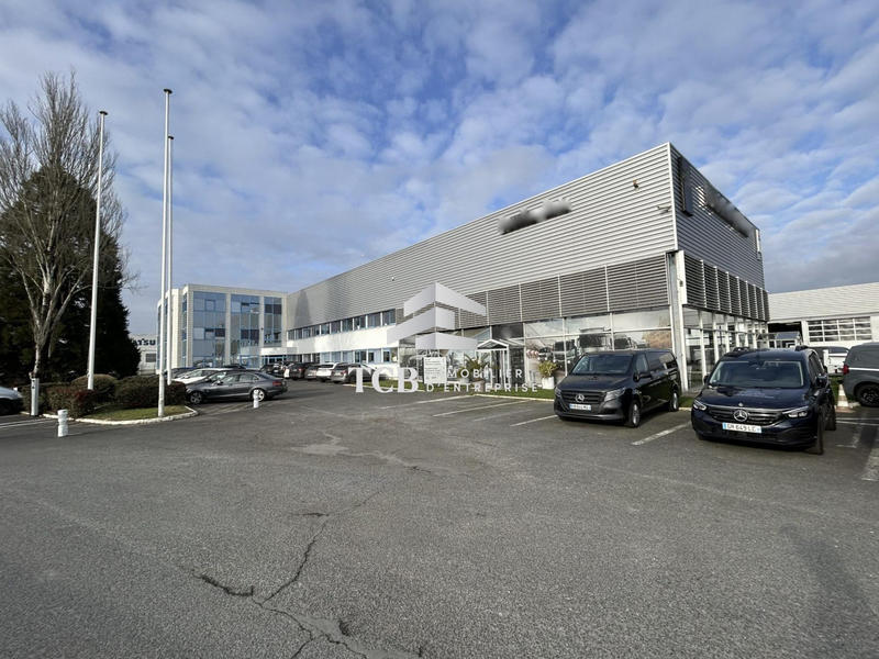 Local d'activités - 8 982 m²