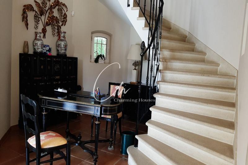 Maison - 400 m² - 10 pièces