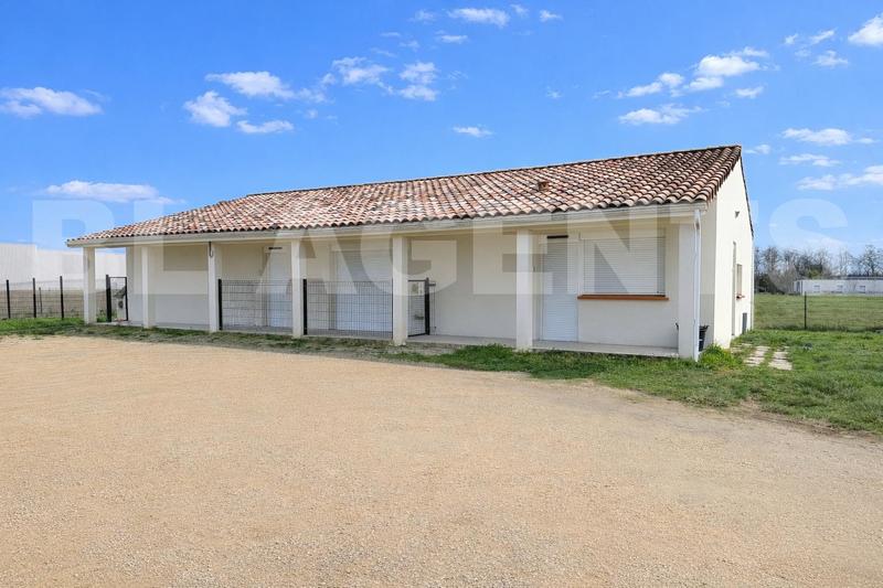 Local d'activités - 153 m² - 7 pièces