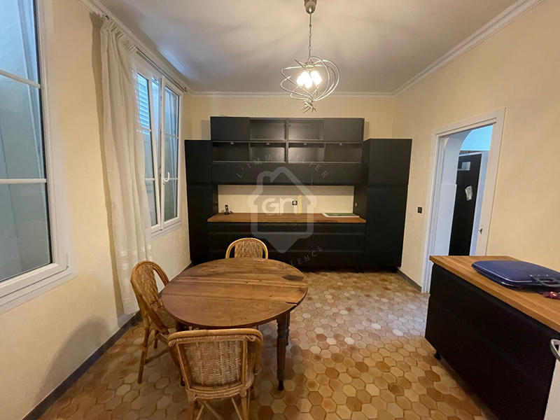 Maison - 178 m² - 8 pièces