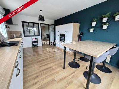 Maison traditionnelle - 176 m² - 8 pièces