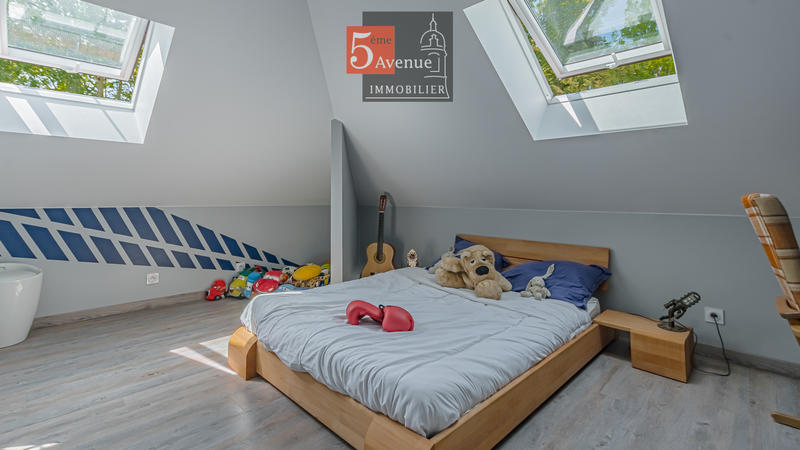 Maison - 450 m² - 9 pièces