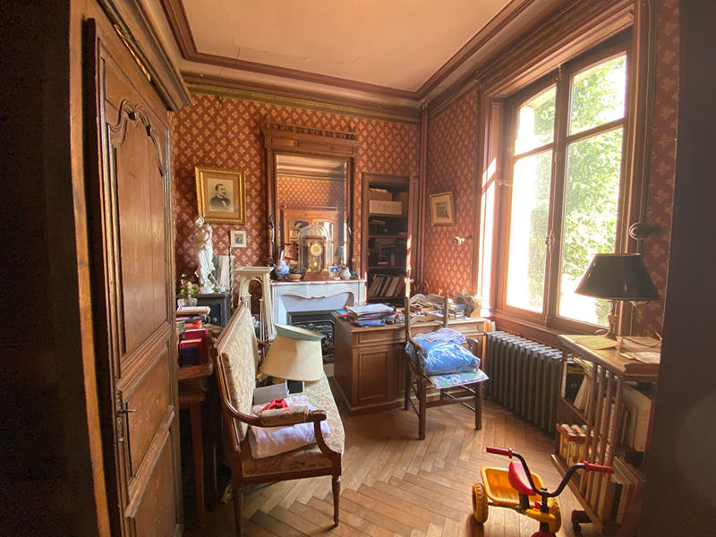 Maison - 220 m² - 9 pièces