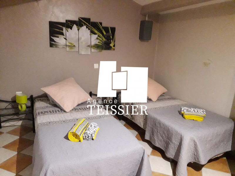 Mas - 221 m² - 11 pièces