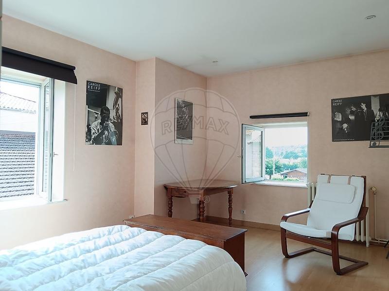 Maison - 296 m² - 10 pièces