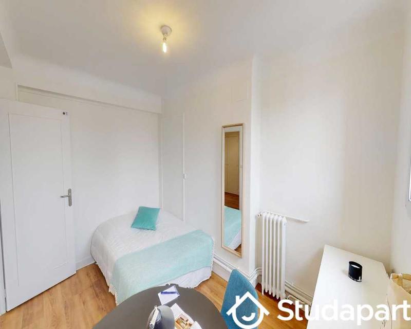 Chambre - 90 m² - 1 pièce