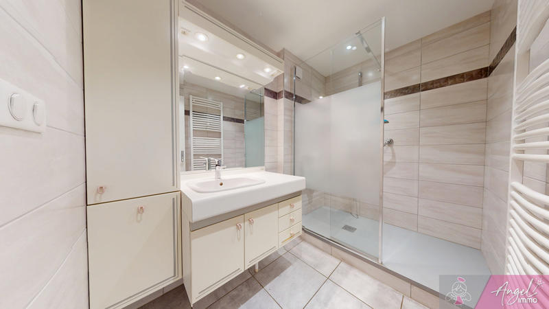 Appartement - 79 m² - 4 pièces