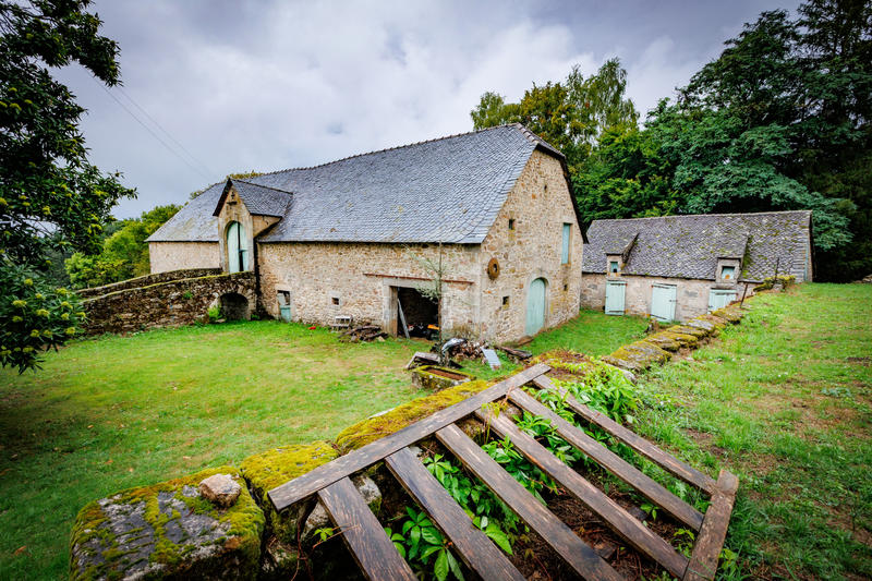 Propriété - 245 m² - 8 pièces