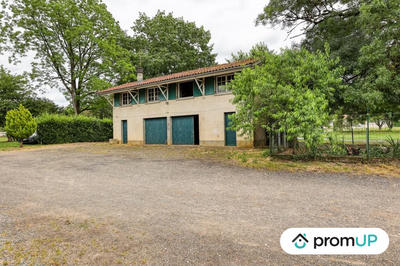 Maison traditionnelle - 210 m² - 6 pièces