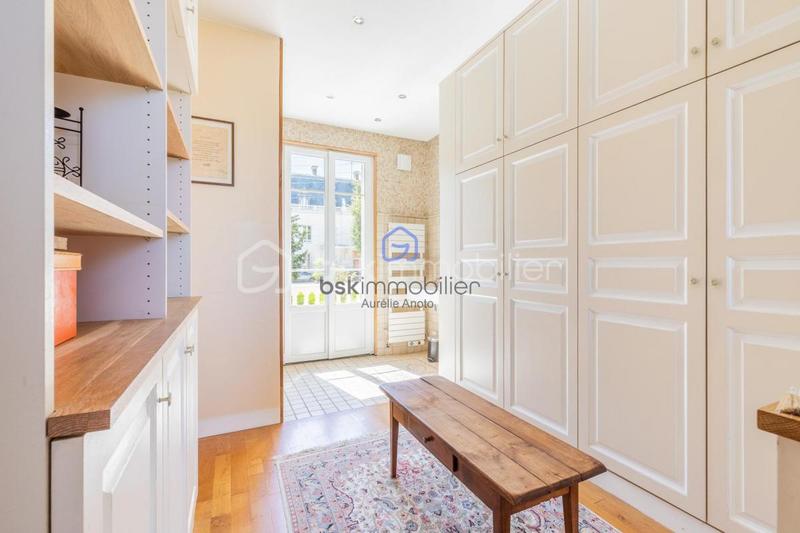 Maison - 297 m² - 10 pièces