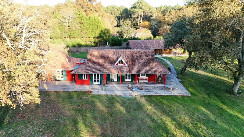 Maison de campagne - 392 m² - 10 pièces