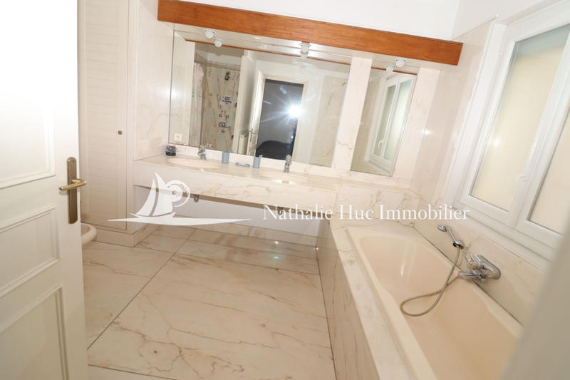 Maison - 287 m² - 5 pièces