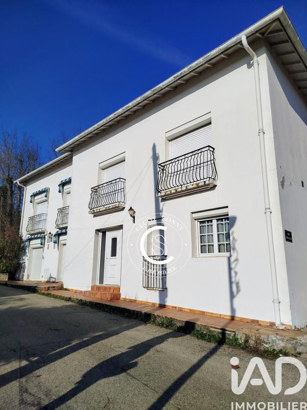 Maison - 230 m² - 6 pièces