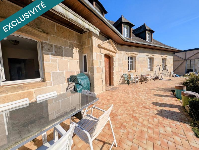 Maison - 237 m² - 9 pièces