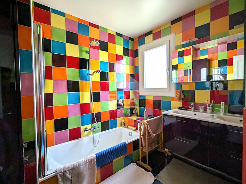 Maison - 233 m² - 10 pièces