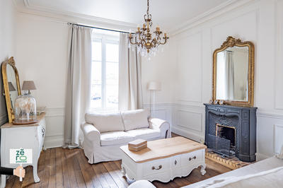 Maison - 256 m² - 8 pièces