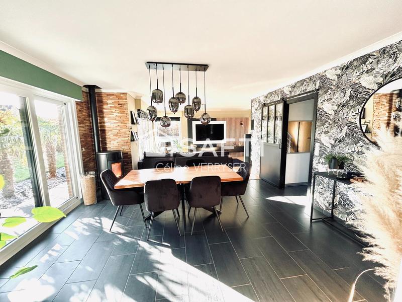 Maison - 166 m² - 9 pièces