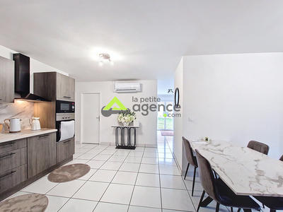 Maison - 90 m² - 4 pièces