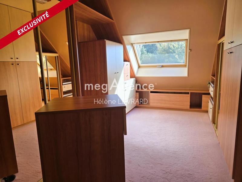 Maison traditionnelle - 176 m² - 10 pièces