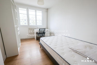 Chambre - 10 m² - 5 pièces