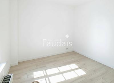 Appartement - 163 m² - 12 pièces