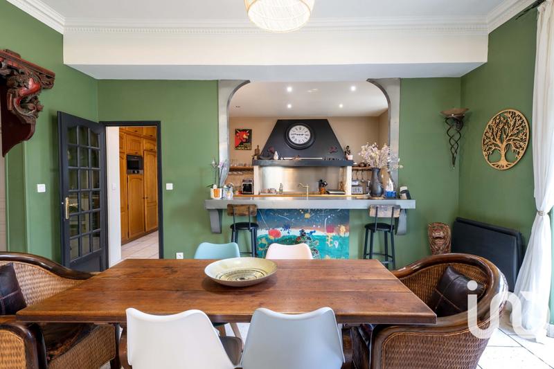 Maison - 225 m² - 6 pièces