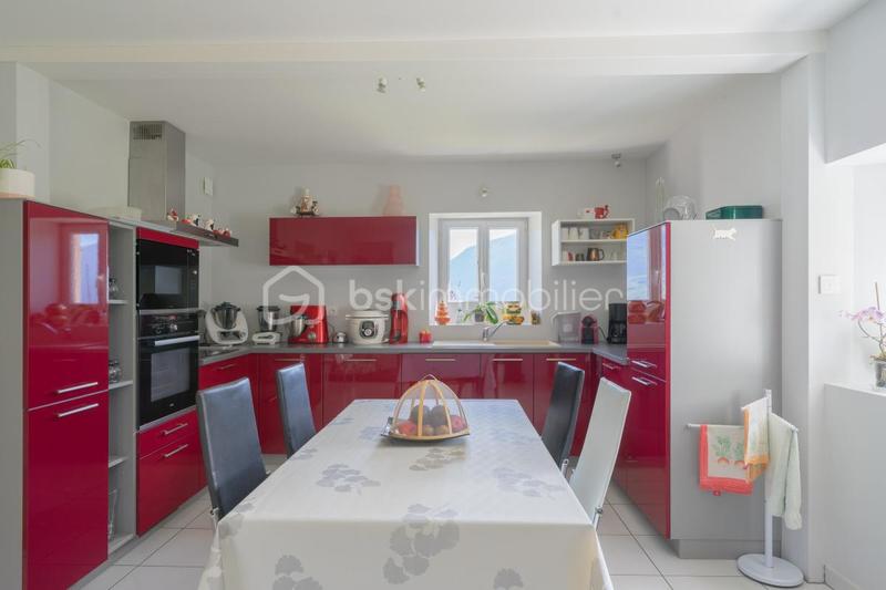 Maison traditionnelle - 100 m² - 4 pièces