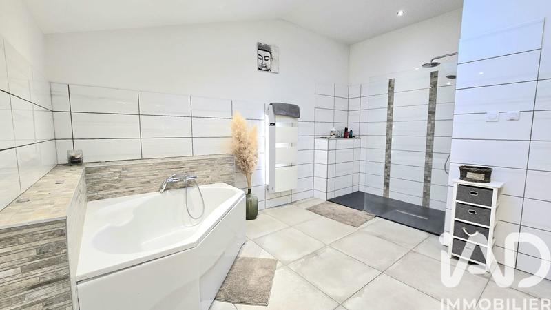 Maison de campagne - 340 m² - 8 pièces