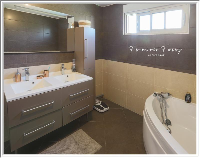 Maison - 205 m² - 8 pièces