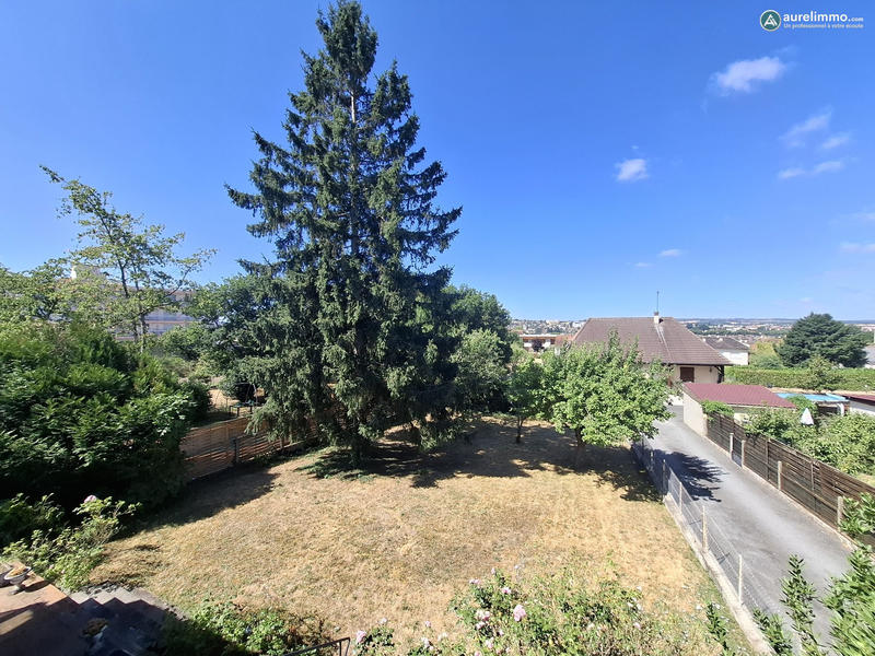 Maison - 200 m² - 7 pièces